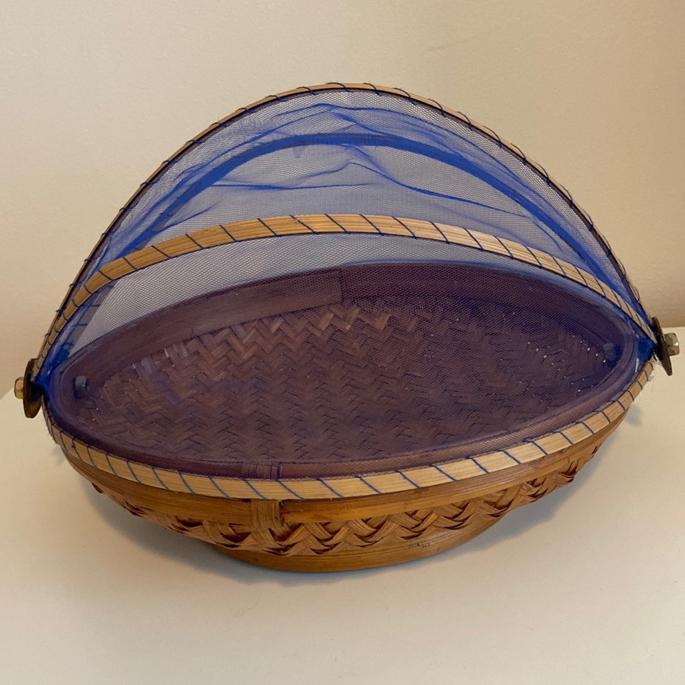 Bamboo food cover